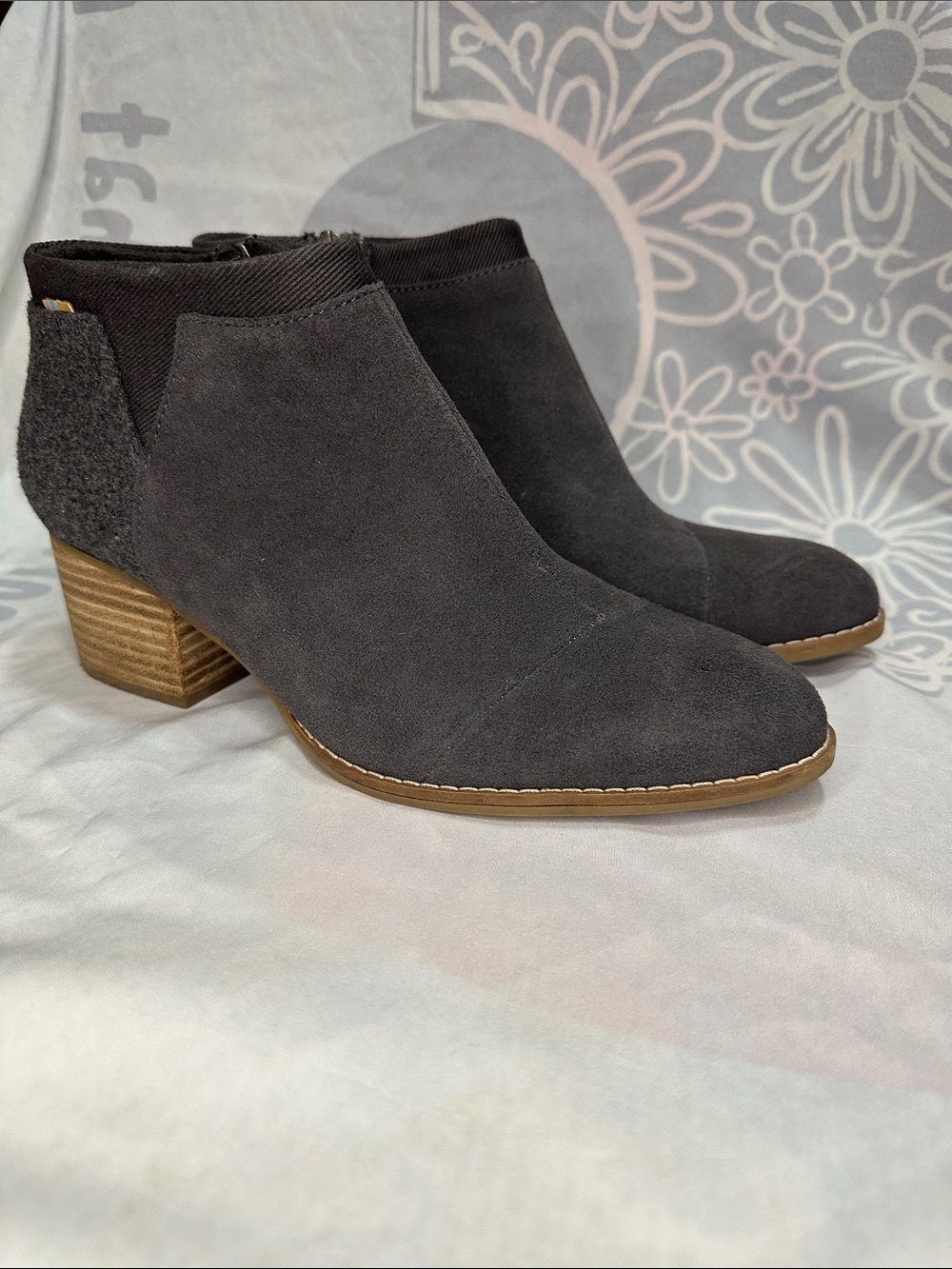 TOMS Loren Gray Suede Felt Ankle Booties Block Heel Women’s 8.5